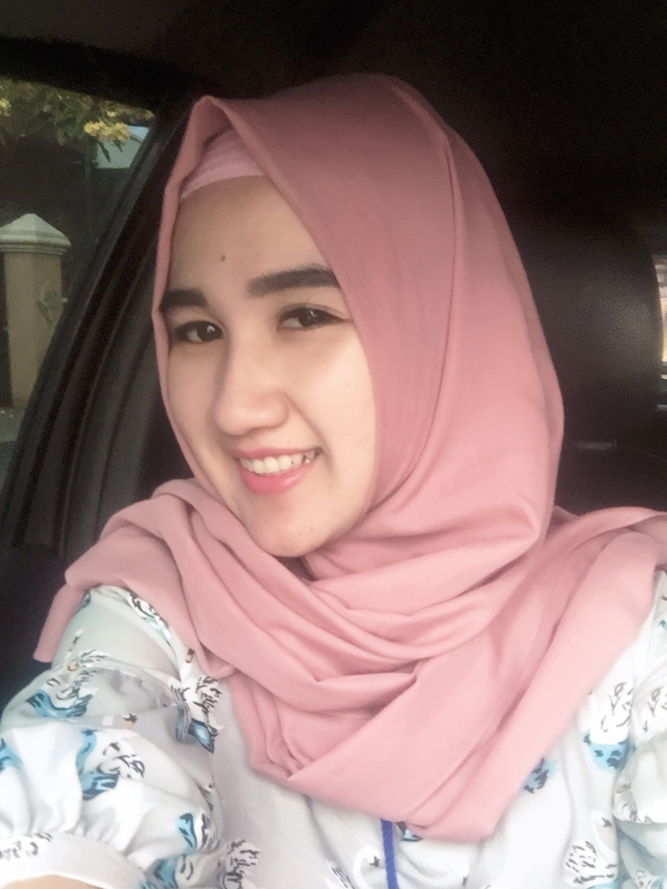 Azyle - Gadis Akhwat Muslimah Yogyakarta 24 tahun Mencari Kekasih/Calon suami Perjaka atau Duda - SatukanCinta