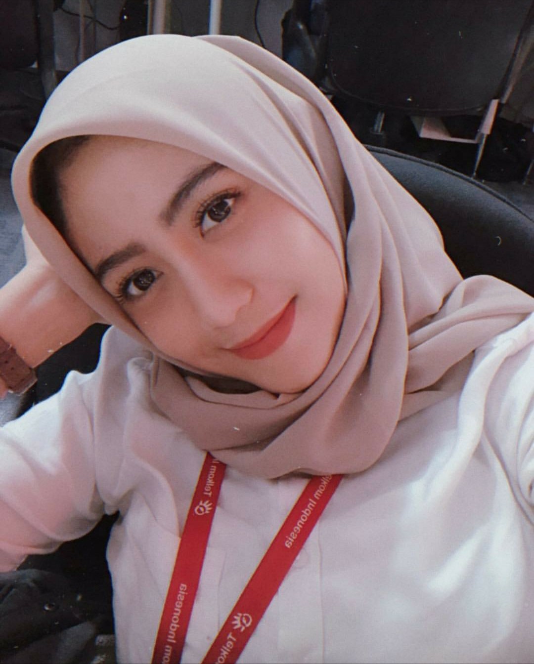 Fannyhad - Gadis Akhwat Muslimah Bandung 26 tahun Mencari Kekasih/Calon suami Perjaka atau Duda (bersedia poligami) - SatukanCinta