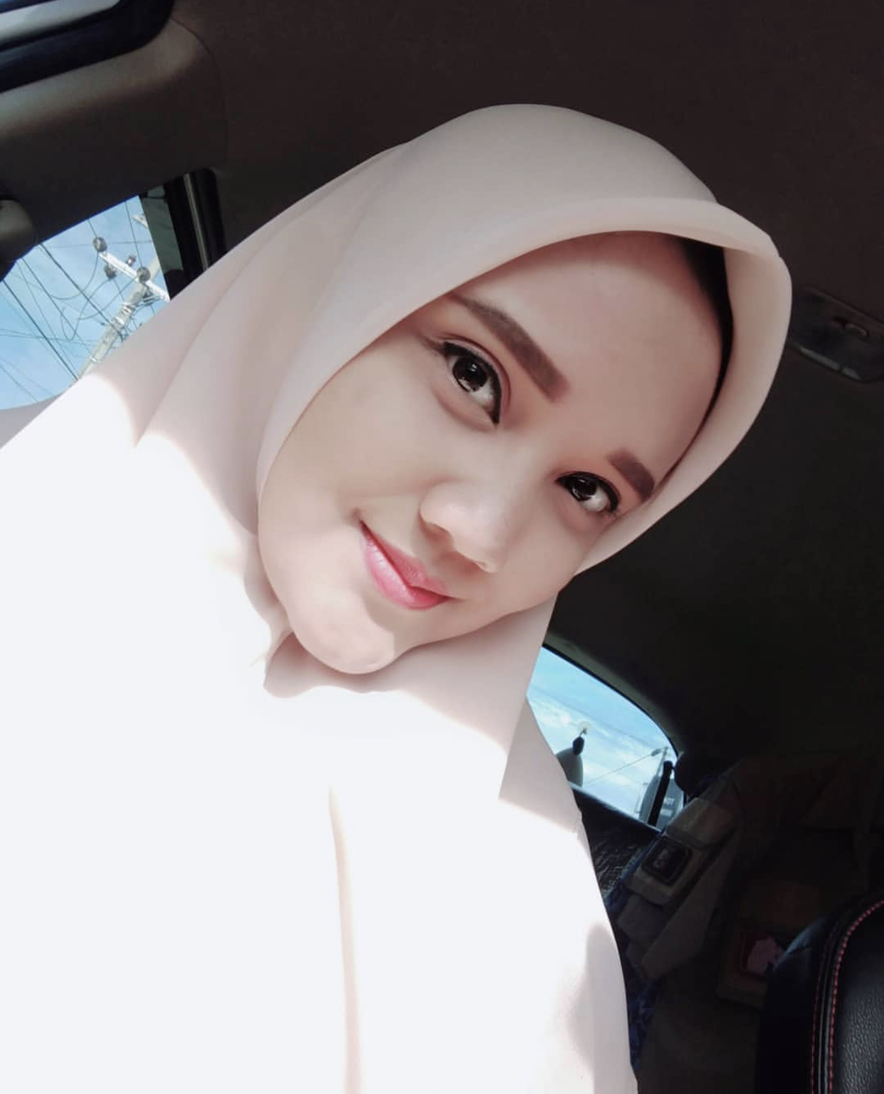 Yanti93 - Gadis Akhwat Muslimah Surakarta 27 tahun Mencari Kekasih/Calon suami Perjaka atau Duda (bersedia poligami) - SatukanCinta